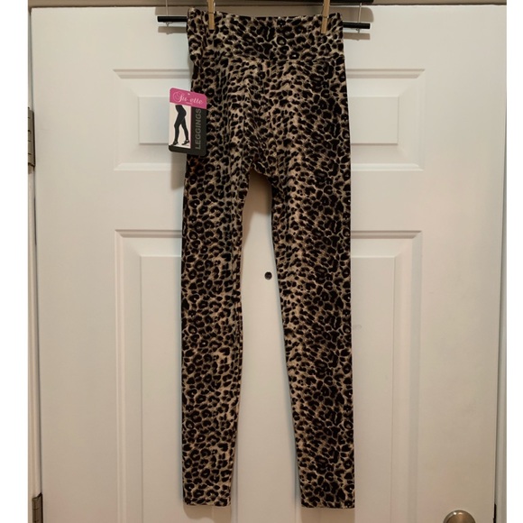 Suzette Collection Cheetah Print Leggings - Picture 5 of 7